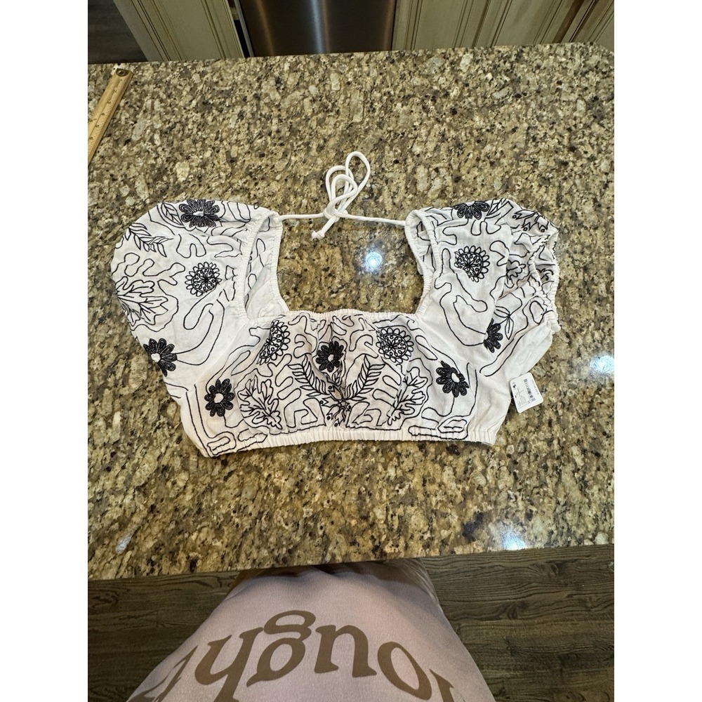 Free‎ People NWT size Medium Embroidered Lotus Top Only Cropped - Picture 4 of 16